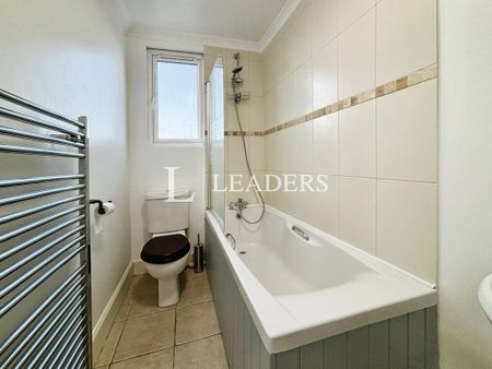 4 bedroom property to rent - Photo 5