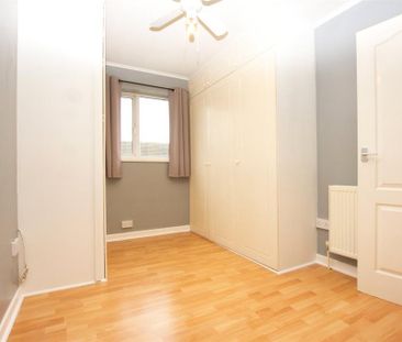 2 bedroom semi-detached house to rent - Photo 5