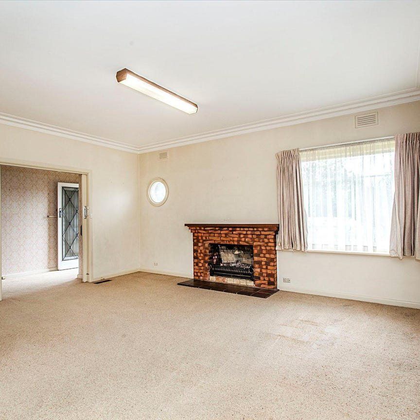 379 Stephensons Road, Mount Waverley - Photo 1