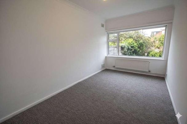 Western Road, Romford, RM1 - Photo 1