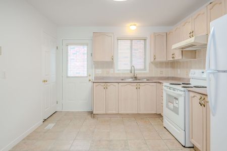 For Lease - 2887 Darien Road, Burlington, Ontario - Photo 4