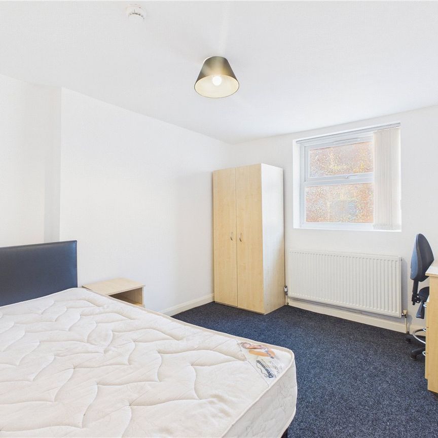 Room 3 - Photo 1