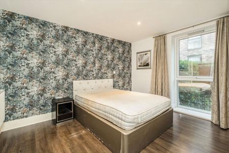 3 bedroom flat to rent - Photo 2