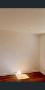 FULLY RENOVATED 1 BEDROOM FLAT - Photo 3