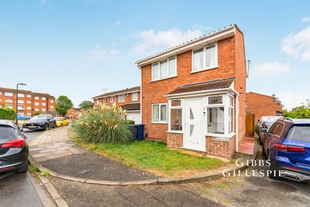 3 bedroom semi-detached house to rent - Photo 2