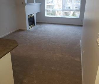 1 bed/1 bath apartment with covered balcony & 1 parking - Photo 2