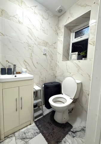 Studio Flat, Wigston Road, E13 - Photo 5