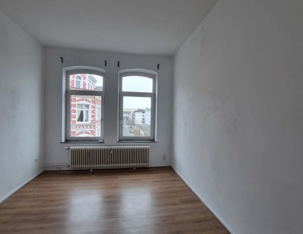 Attraktive 4-Zimmer-Wohnung mit Balkon –Bezugsfrei ab September! Ideal für Wohnungsgemeinschaften! - Foto 1