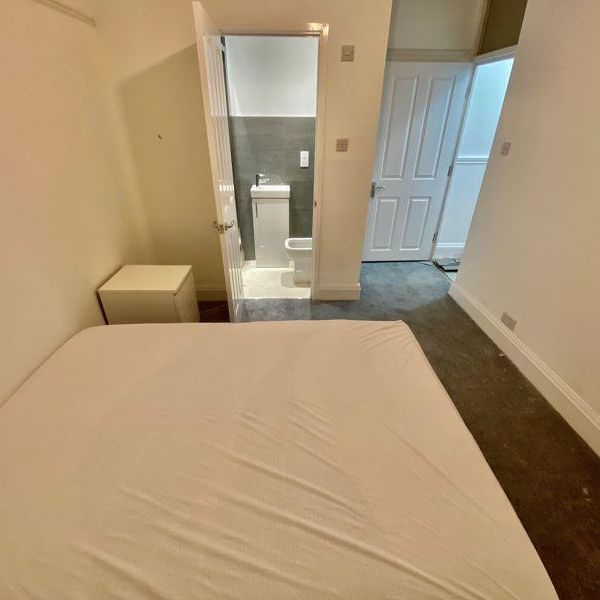 5 bedroom terraced house to rent - Photo 1