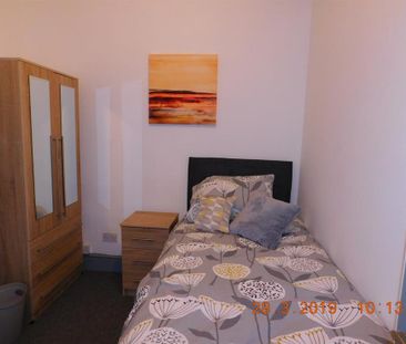 1 bedroom in a house share to rent - Photo 1