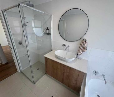 Luxury Meets Lifestyle - Photo 2