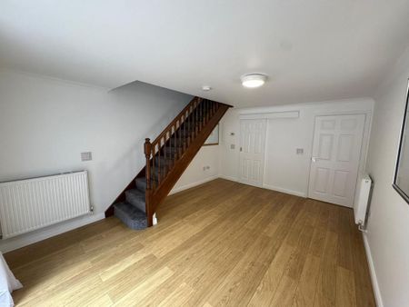 2 bedroom terraced house to rent - Photo 3