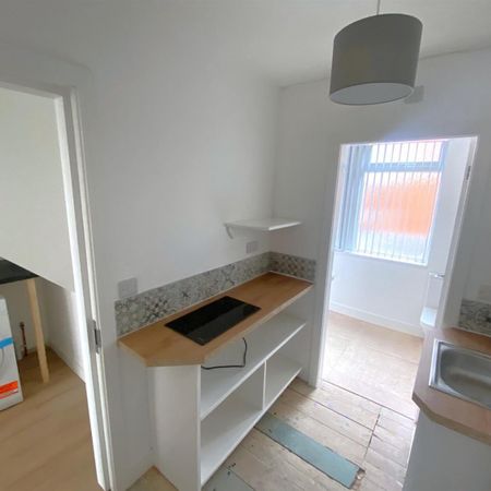 1 bedroom Flat To Let - Photo 3