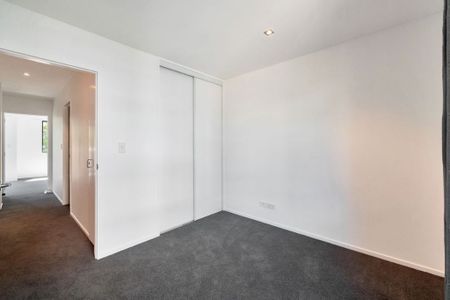 Hopetoun Delta Terraced Townhouse - Three bedroom Two Bathroom - Very Handy Location - Photo 5