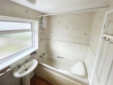 3 bedroom semi-detached house to rent - Photo 5