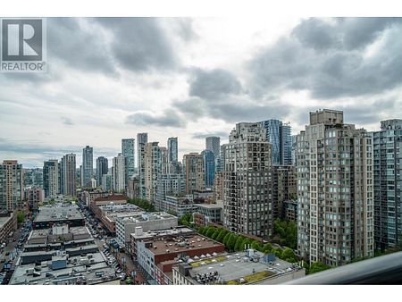 2109 977 MAINLAND STREET, Vancouver, British Columbia - Photo 4