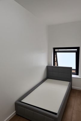 2 Bed Flat, Station Parade, IG11 - Photo 1