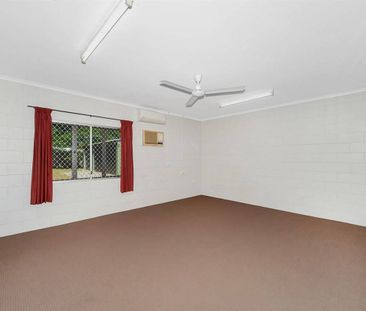 Unique 6 Bedroom Home - 3 Bay Shed - Large Block - Photo 5
