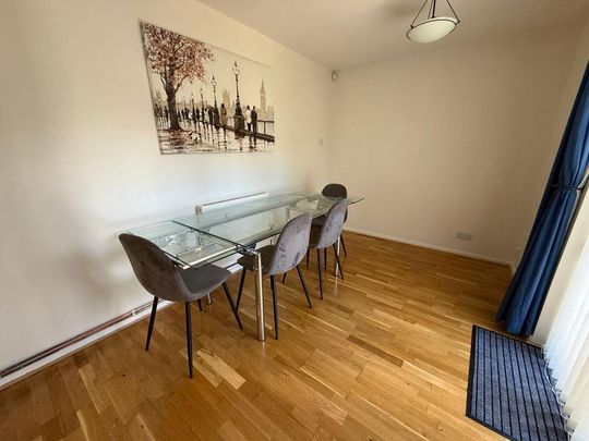 4 bedroom semi-detached house to rent - Photo 1