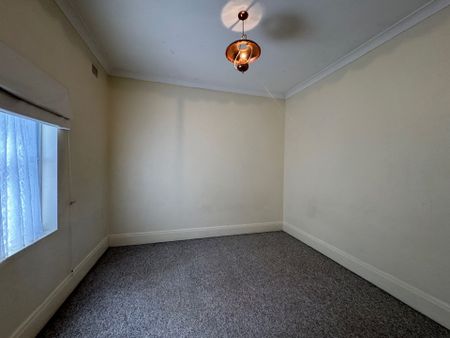 FULL BRICK SEMI HOME - Photo 5