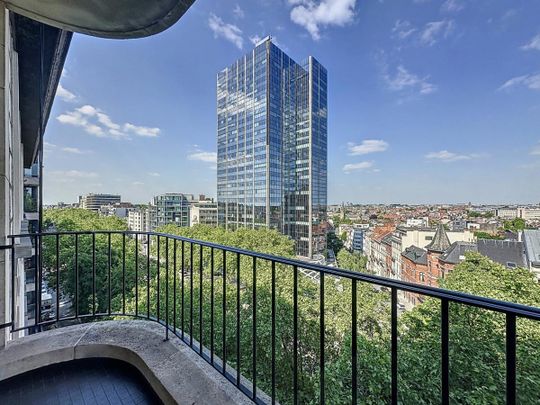 Louise: Prestigious 3-BR apartment + S/W terrace - Photo 1