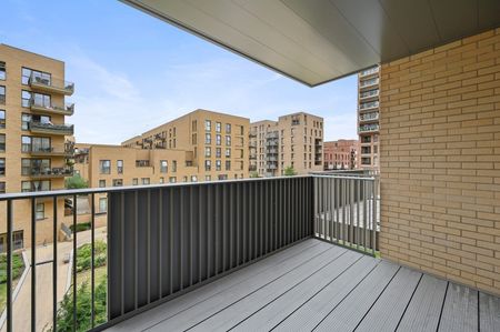 3 Bed Flat, Gannet Apartments, NW9 - Photo 2