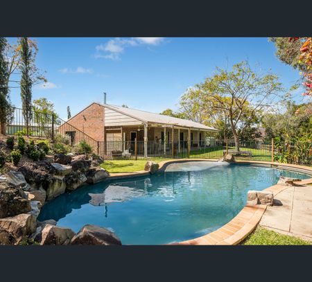 9 Logan Court, Clear Mountain, Qld 4500 - Photo 2