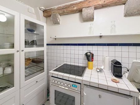 Studio meublé, donnant sur la place du bourg de four en vieille ville. - Foto 5