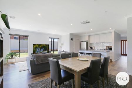 BEAUTIFUL 4 BEDROOM HOME! - Photo 5