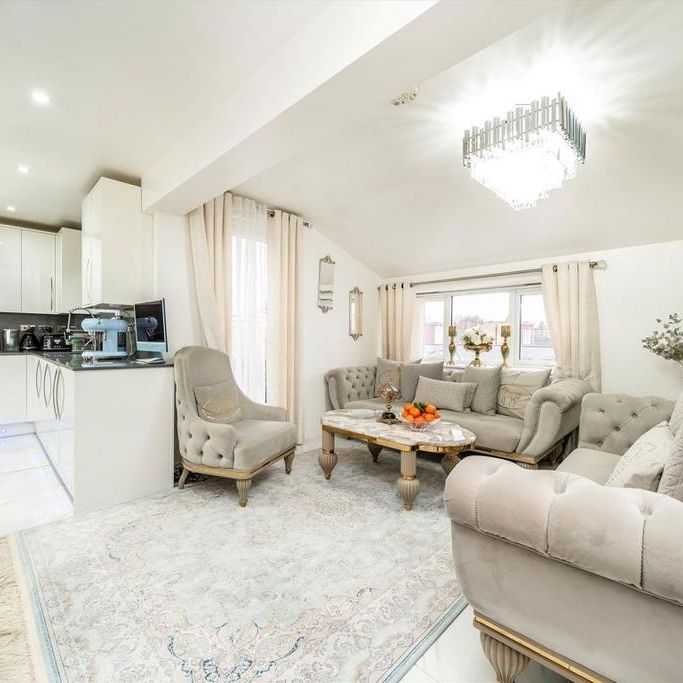 3 bedroom flat to rent - Photo 1