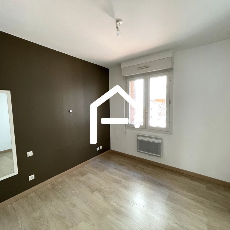 A louer : Place Lafourcade T2 de 37 m² a 642.77 € cc - Photo 1