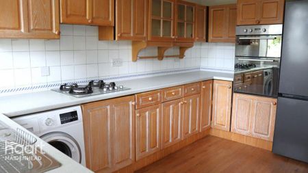 3 bedroom end of terrace house to rent - Photo 5