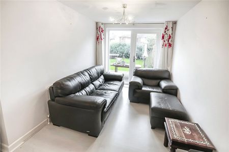 Godley Road, Byfleet - Photo 2