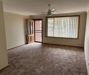 TWO BEDROOM UNIT IN CENTRAL LOCATION - Photo 4