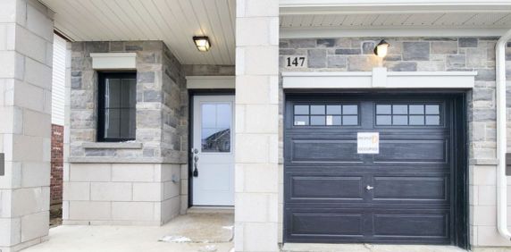 For Lease - 147 Aquasanta Crescent, Hamilton, Ontario - Photo 2