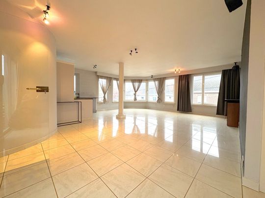 Lichtrijk duplex appartement met 3 slaapkamers en 2 badkamers in het charmante Outrijve (Avelgem)! - Photo 1