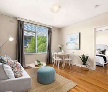 11/37 Myrnong Crescent, Ascot Vale VIC 3032 - Photo 2