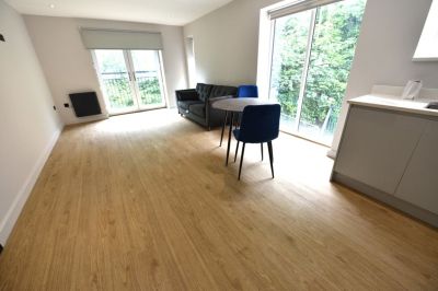 2 bedroom Flat in 529 Stanningley Road, Leeds - Photo 4