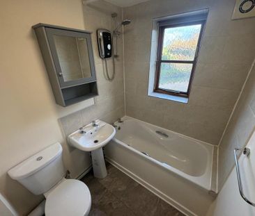 1 bedroom semi-detached house to rent - Photo 3