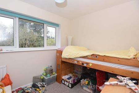 3 bedroom detached house to rent - Photo 2