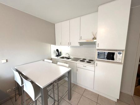 Studio met slaaphoek in een residentie met verwarmd zwembad – vlak bij de zeedijk in Oostende! - Photo 5