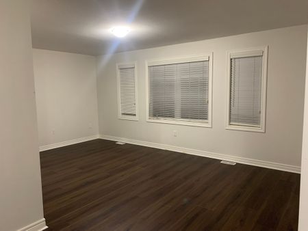 For Lease - 6303 St Michael Avenue, Niagara Falls, Ontario - Photo 2