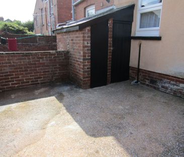 4 bed Terraced - To Let - Photo 6