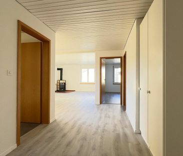 Ruhiges Wohnen an der Thur! 2 Zimmer-Dachwohnung frisch saniert zu ... - Photo 3