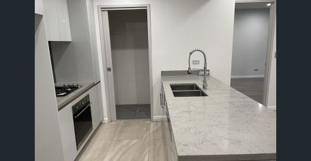 Modern 2 Bedroom with Study Room Apartment - Photo 4