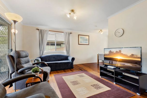 Spacious Split-Level Family Home with Great Outdoor Living ! - Photo 1