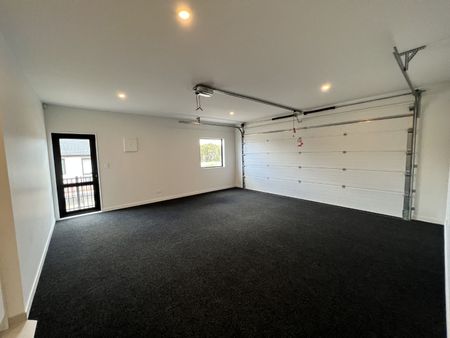 Modern family home - Photo 3