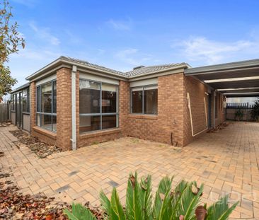 3 BEDROOM ENTERTAINERS DREAM FAMILY HOME - Photo 4
