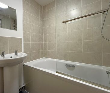 20a High Street, Woking, Surrey , GU21 - Photo 4