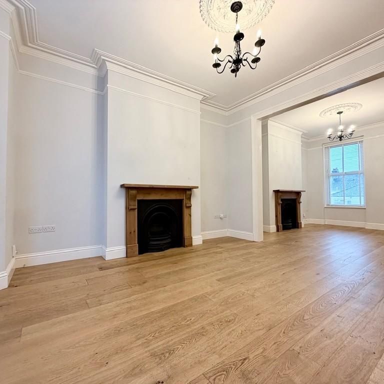 4 bedroom terraced house to rent - Photo 1